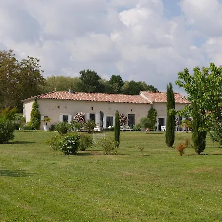 Charmante Maison Charentaise - Piscine Chauffee - Sauna * Baignes-Sainte-Radegonde
