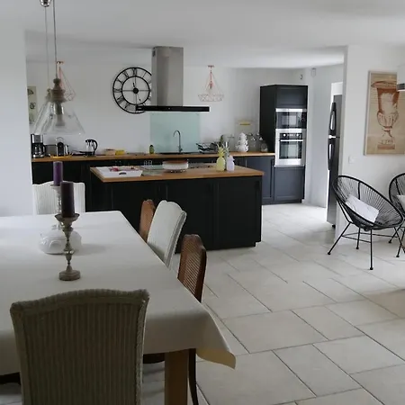 Villa Charmante Maison Charentaise - Piscine Chauffee - Sauna