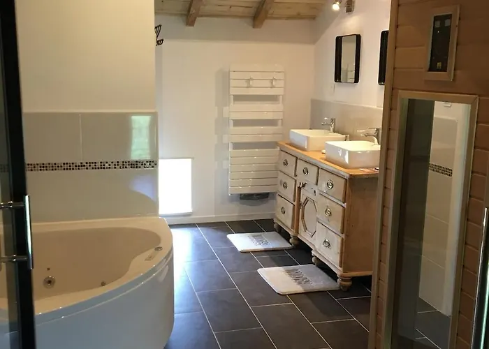 Charmante Maison Charentaise - Piscine - Sauna Villa *