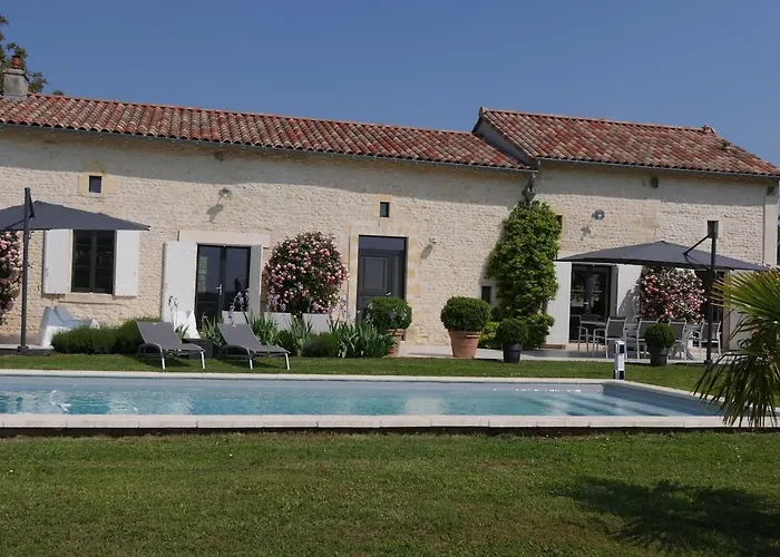 Charmante Maison Charentaise - Piscine - Sauna Villa Baignes-Sainte-Radegonde