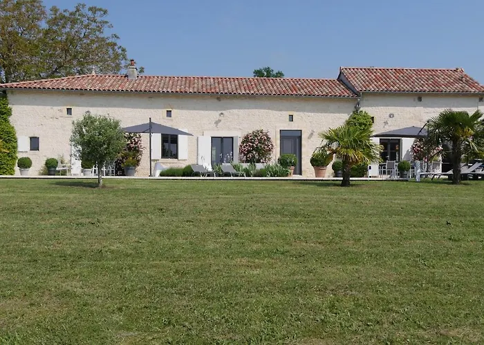 Charmante Maison Charentaise - Piscine - Sauna