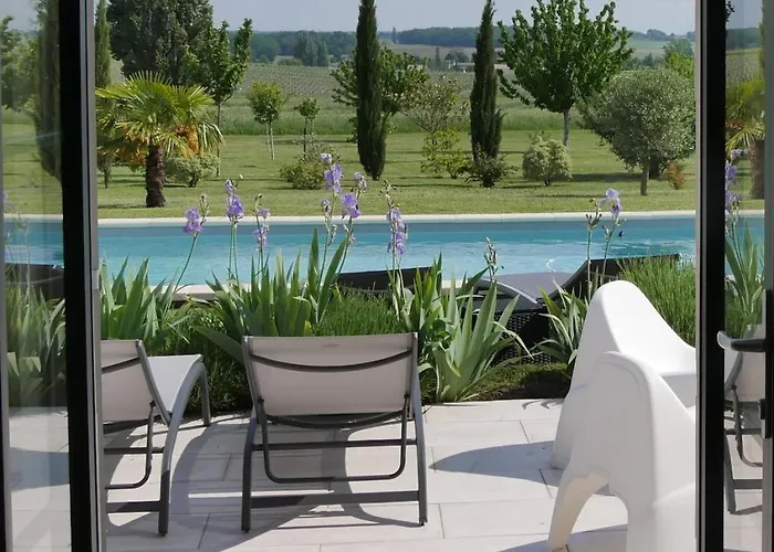 Charmante Maison Charentaise - Piscine - Sauna * Baignes-Sainte-Radegonde